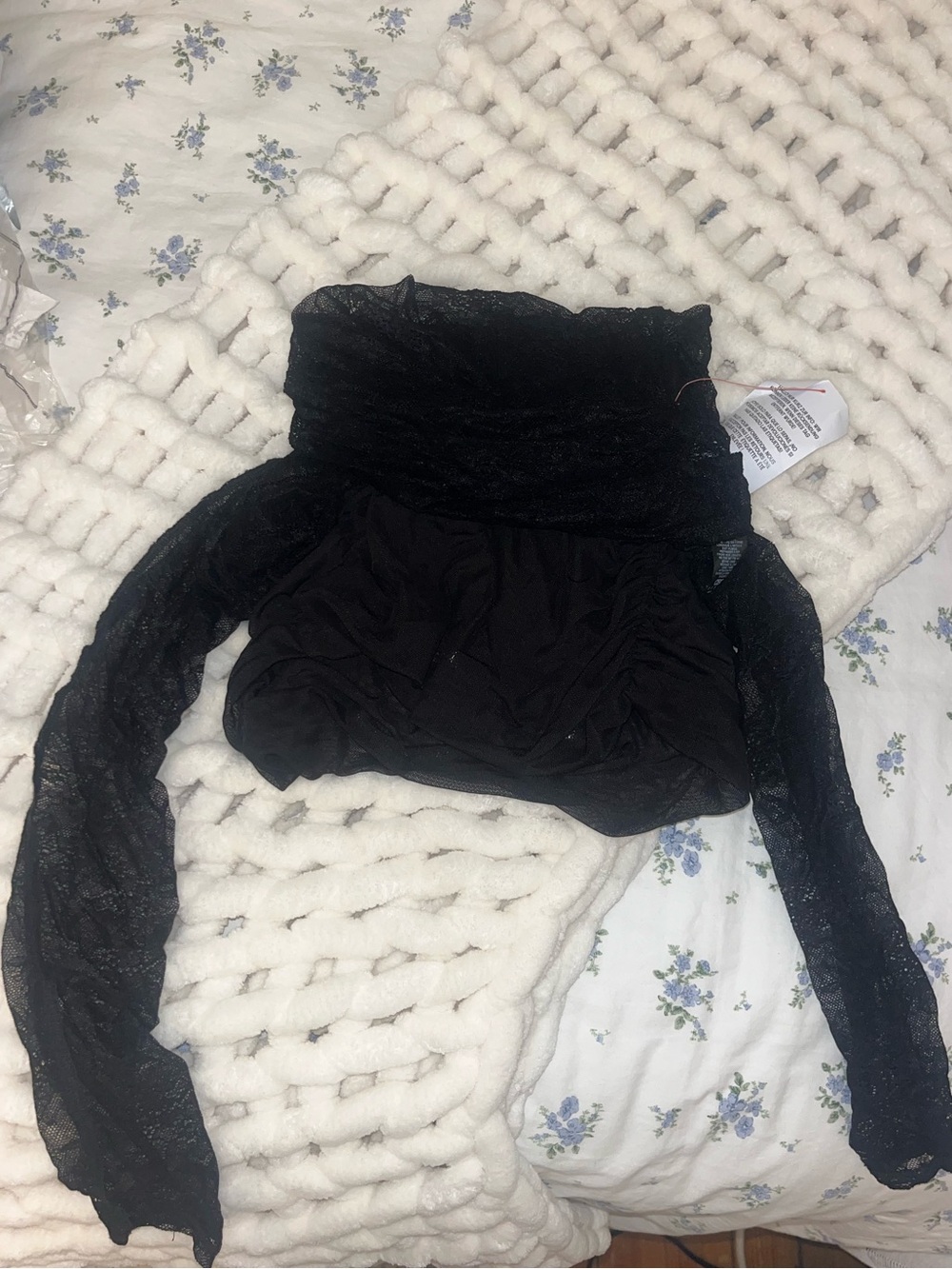 ASOS Black Off-Shoulder Lace Long-Sleeve Bodysuit - Picture 4 of 4